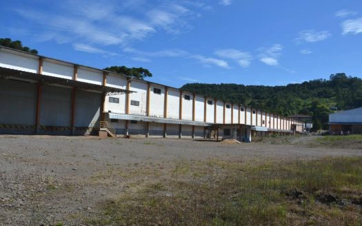 Pavilhão – 6000 m² – Bairro Várzea Grande