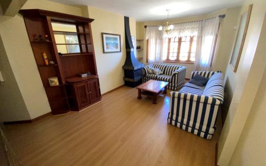 Apartamento Mobiliado – 01 Suíte + 02 Dormitórios