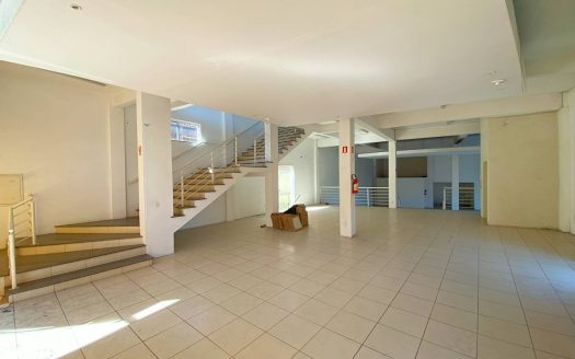 Loja – 945 m² – Vila Suíça