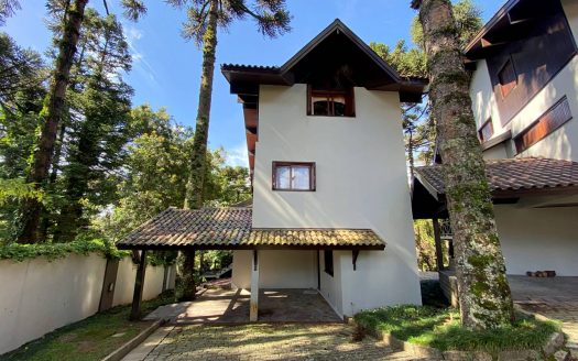 Casa Mobiliada – 02 Suítes + 01 Dormitório