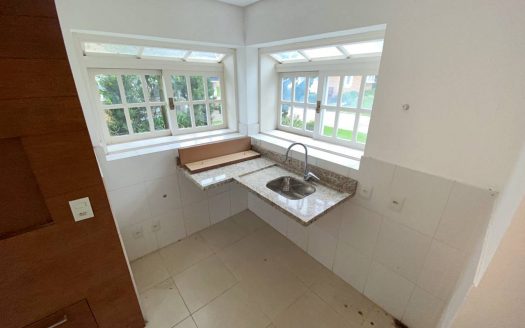 Casa Geminada – 02 Suítes