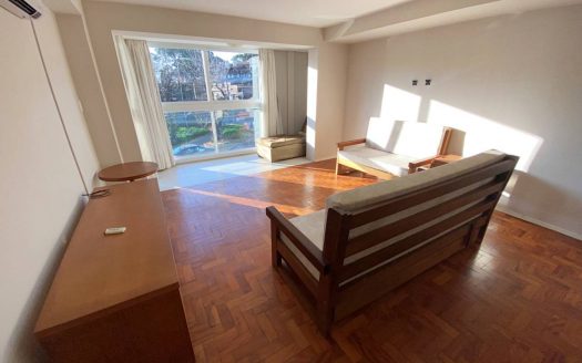 Apartamento Mobiliado – 02 Dormitórios