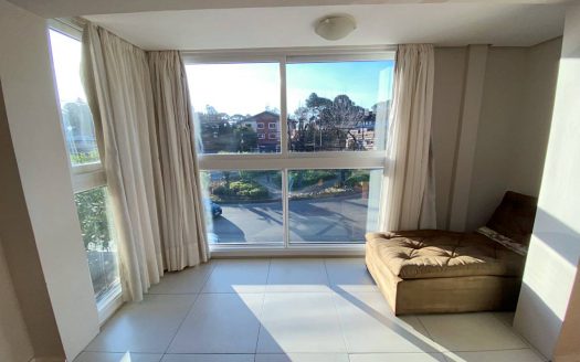 Apartamento Mobiliado – 02 Dormitórios