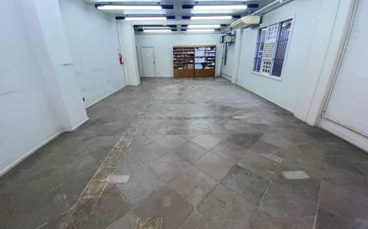 Loja – 181 m² – Centro