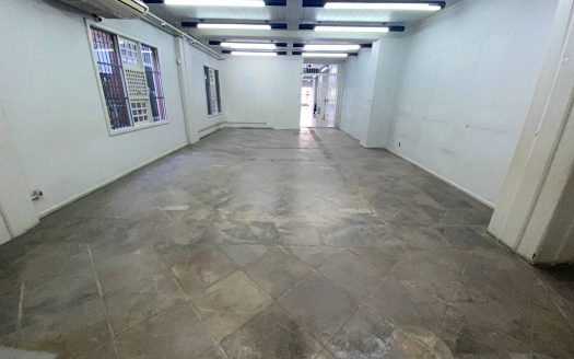 Loja – 181 m² – Centro