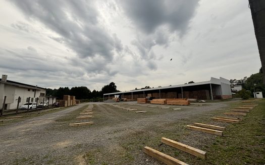 Pavilhão – 2.100 m² – Bairro Distrito Industrial