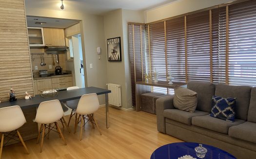 Apartamento Mobiliado – 02 Dormitórios