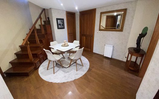 Apartamento Mobiliado – 02 Suítes