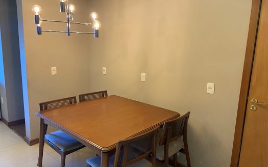 Apartamento Mobiliado – 01 Suíte + 02 Dormitórios