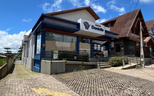 Loja – 744 m² – Carniel