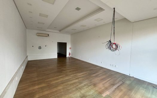 Loja – 98 m² – Centro