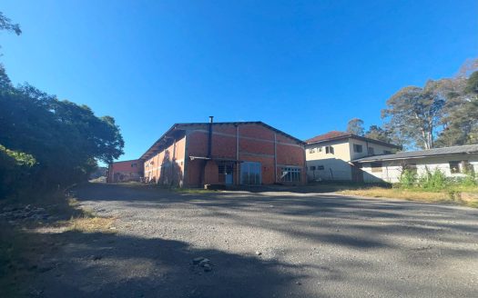 Loja – 2.200 m² – Carniel