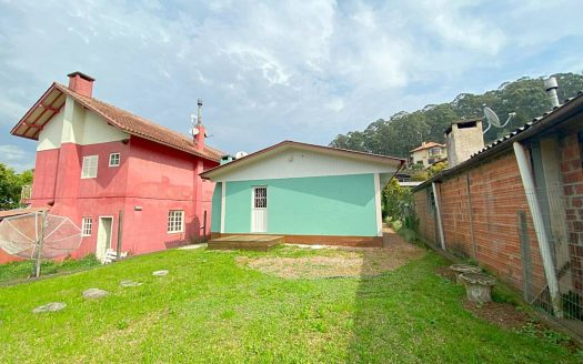 Casa Semi-Mobiliada – 01 Suíte + 01 Dormitório