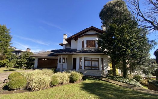 Casa Mobiliada – 04 Suítes + 02 Dormitórios