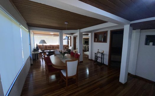 Casa Mobiliada – 04 Suítes + 02 Dormitórios