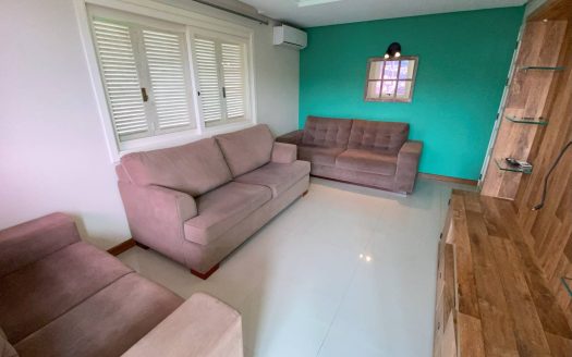 Casa Andar Superior Mobiliada – 02 Suítes + 01 Dormitório