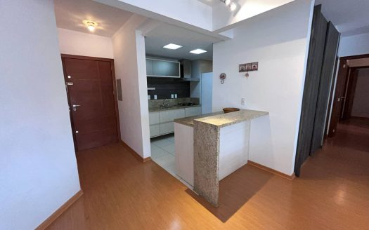 Apartamento Mobiliado – 02 Suítes + 01 Dormitório