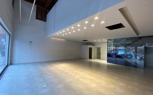 Loja – 350 m² – Centro