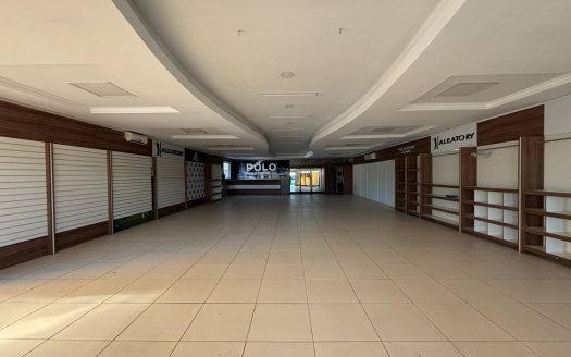 Loja – 250 m² – Carniel