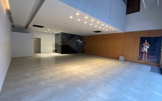 Loja – 350 m² – Centro