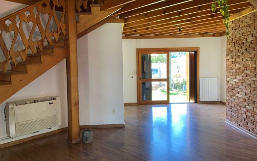 Casa – 01 Suíte + 01 Dormitório