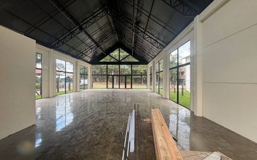 Loja – 228 m² – Carniel