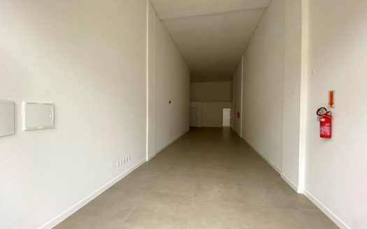 Loja – 86 m² – Centro