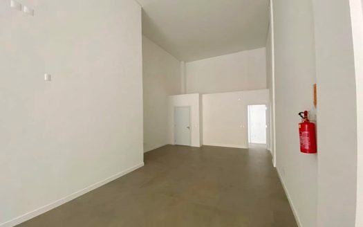 Loja – 86 m² – Centro