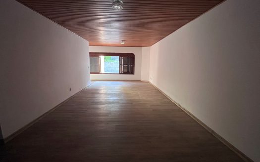 Casa Comercial – Bairro Moura