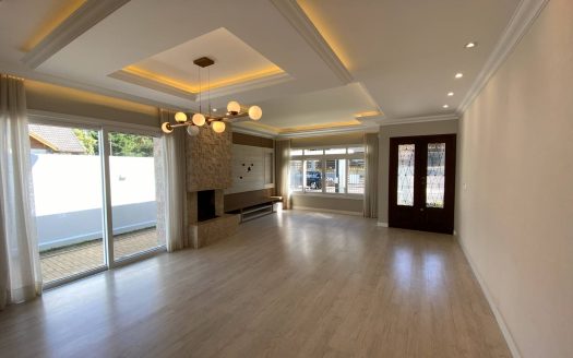 Casa Semi-Mobiliada – 03 Suítes