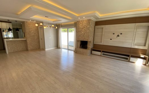 Casa Semi-Mobiliada – 03 Suítes