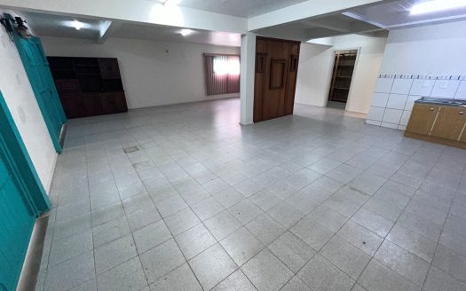 Casa Semi-Mobiliada – 01 Suíte + 02 Dormitórios