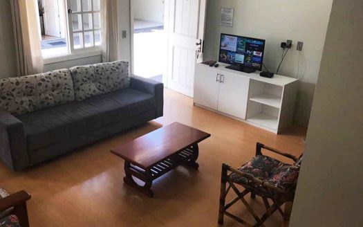 Casa Geminada Mobiliada – 01 Suíte + 02 Dormitórios