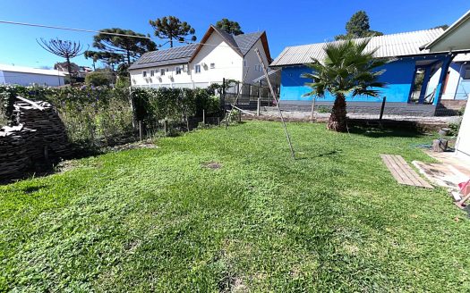 Casa Semi-Mobiliada – 01 Suíte + 02 Dormitórios