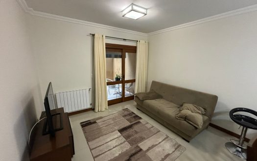 Apartamento Mobiliado – 02 Dormitórios