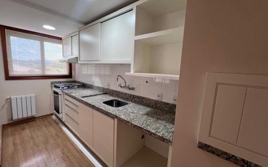 Apartamento Semi-Mobiliado – 02 Suítes