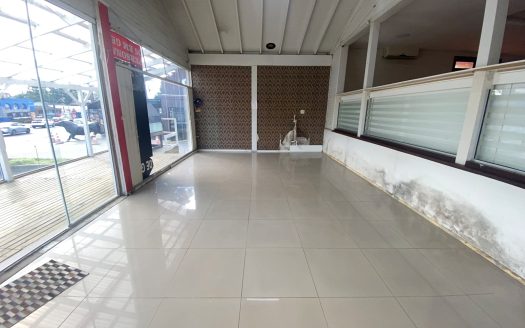 Loja – 253 m² – Carniel