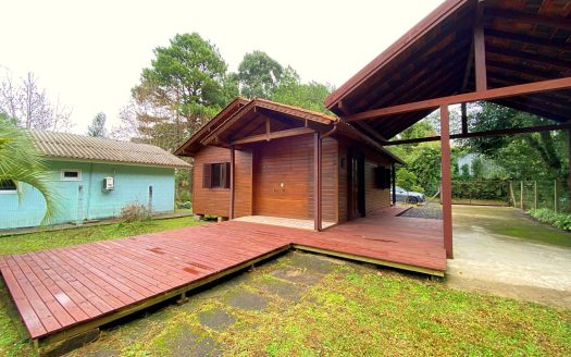 Casa Semi-Mobiliada – 02 Dormitórios