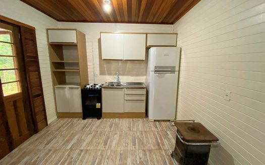 Casa Semi-Mobiliada – 02 Dormitórios