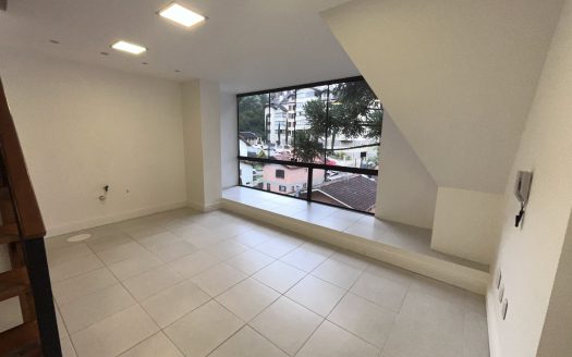 Sala Comercial – 98,64 m² – Centro