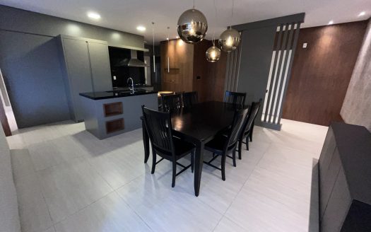 Apartamento Mobiliado – 03 Suítes