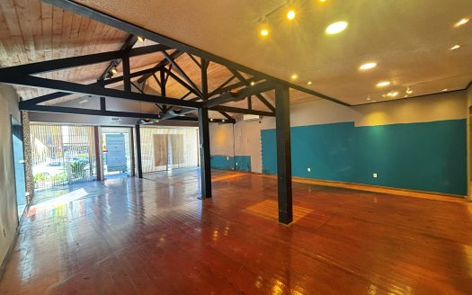 Loja – 210 m² – Centro