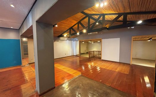 Loja – 210 m² – Centro