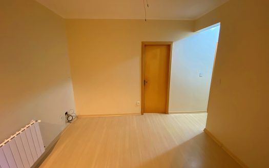 Apartamento Semi-Mobiliado – 01 Suíte + 02 Dormitórios
