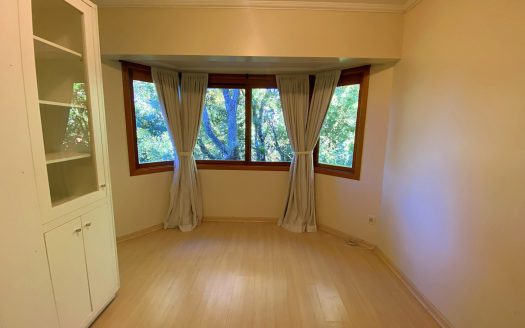 Apartamento Semi-Mobiliado – 01 Suíte + 02 Dormitórios