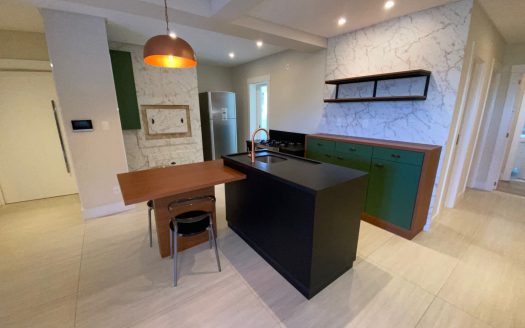 Apartamento Semi-Mobiliado – 03 Suítes