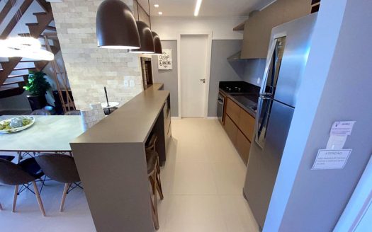 Apartamento Mobiliado – 02 Suítes + 01 Dormitório